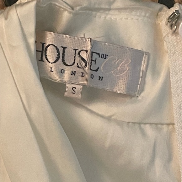 Wide leg deep front v-cut white jumpsuit - Picture 2 of 6